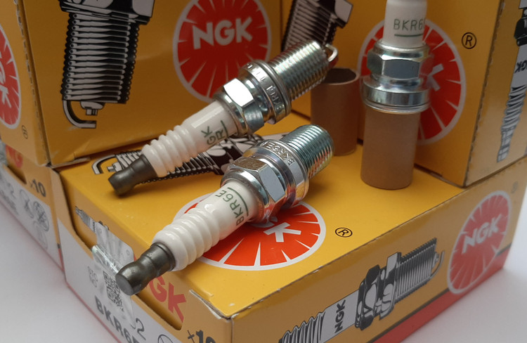 پکیج مصرفی دنا (دیسک و صفحه کلاچ + لنت ترمز + وایرشمع تقویتی + شمع )